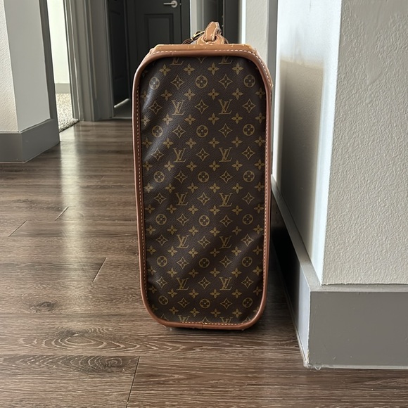 Louis Vuitton Luggage - Picture 4 of 9